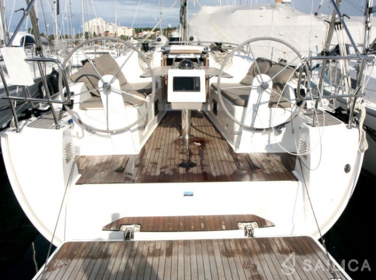 Bavaria 37 Cruiser - Yacht Charter Sailica