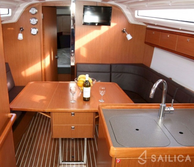 Bavaria 37 Cruiser - Yacht Charter Sailica