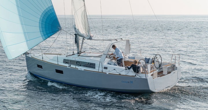 Oceanis 38 - Yacht Charter Sailica