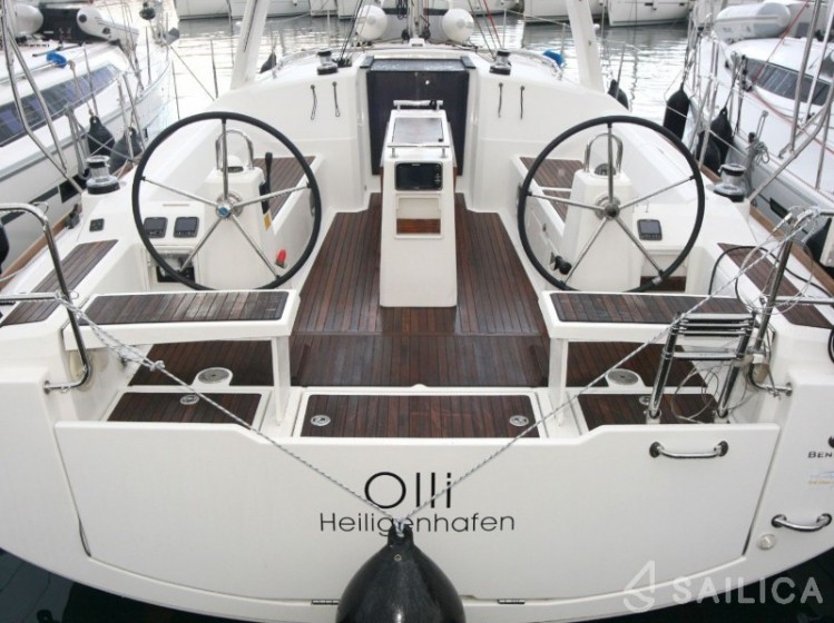 Oceanis 38 - Yacht Charter Sailica