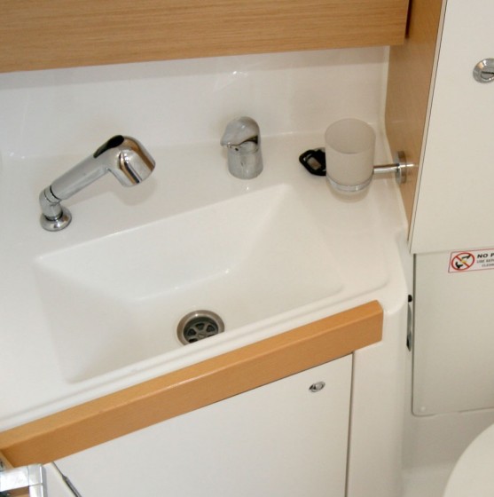 Oceanis 38 - Yacht Charter Sailica
