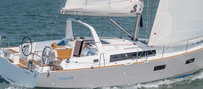 Oceanis 38 - Yacht Charter Sailica