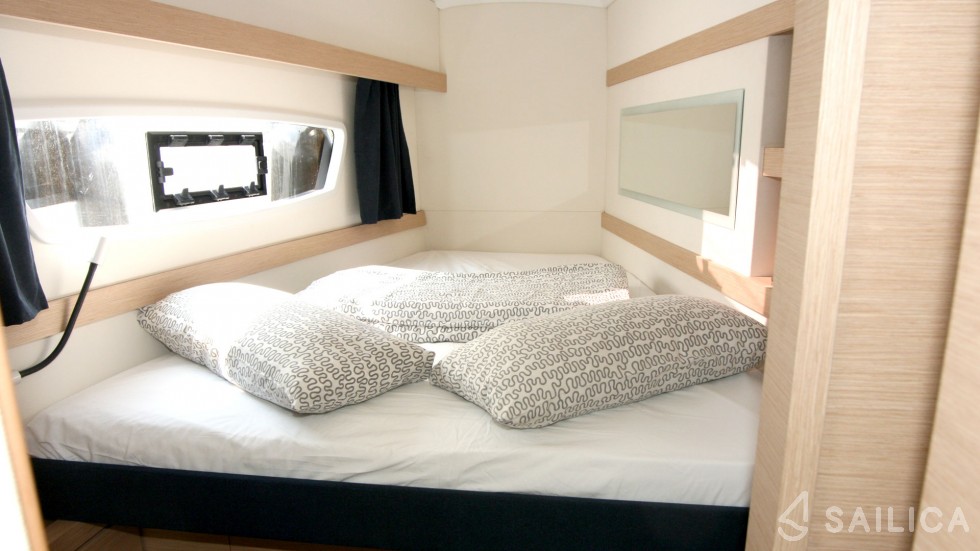 Lucia 40 - Yacht Charter Sailica