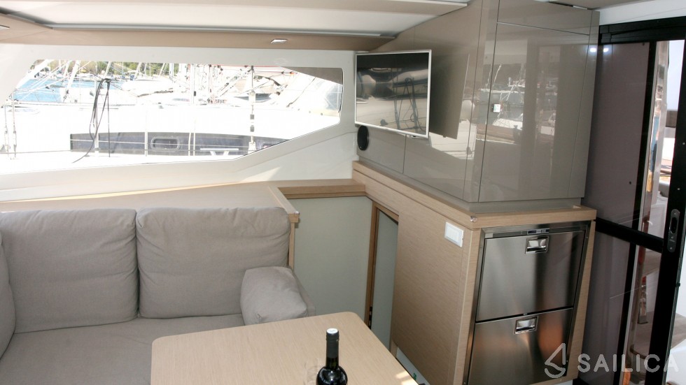 Lucia 40 - Yacht Charter Sailica