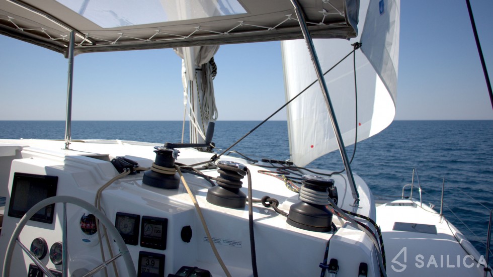 Lucia 40 - Yacht Charter Sailica