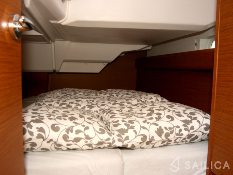 Sun Odyssey 389 - Yacht Charter Sailica
