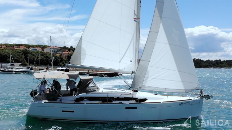 Sun Odyssey 389 - Yacht Charter Sailica