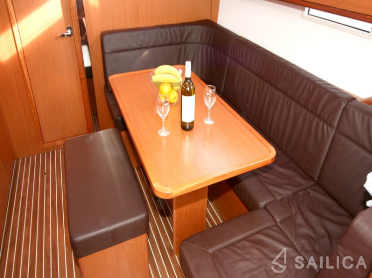 Bavaria 41 Cruiser - Yacht Charter Sailica