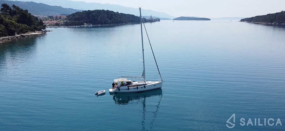 Bavaria 41 Cruiser - Yacht Charter Sailica