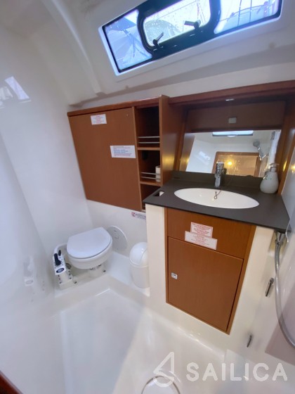 Bavaria 41 Cruiser - Yacht Charter Sailica