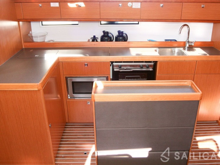 Bavaria 46 Cruiser - Yacht Charter Sailica