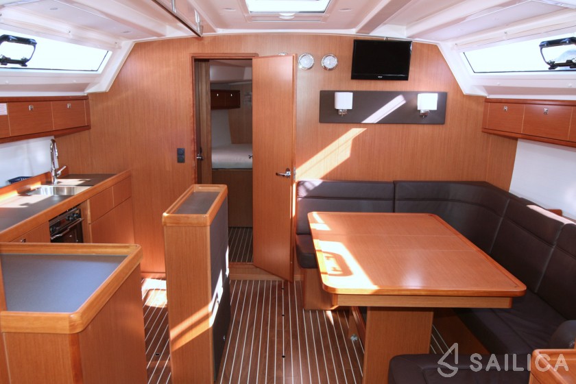 Bavaria 46 Cruiser - Yacht Charter Sailica