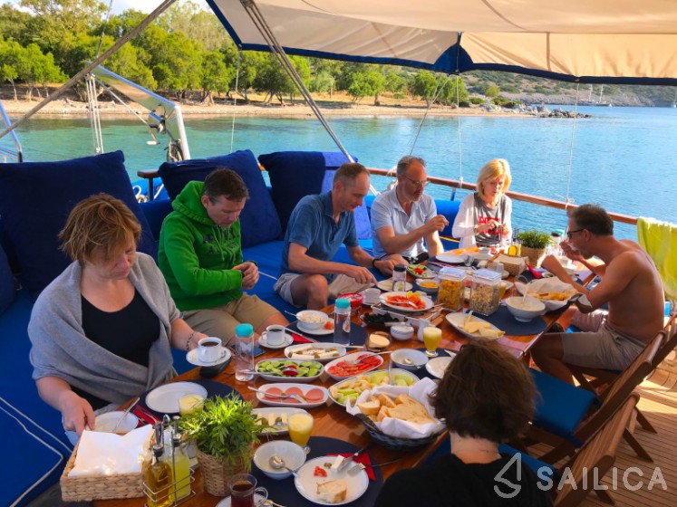 Gulet - Yacht Charter Sailica