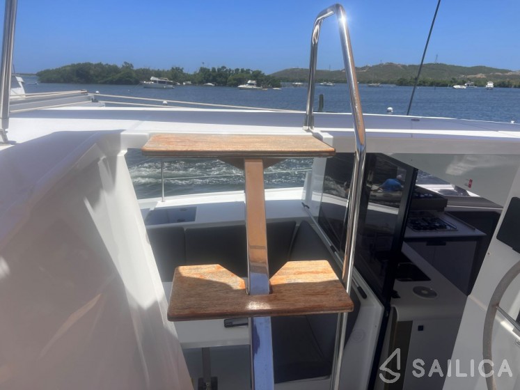 Isla 40 - Yacht Charter Sailica
