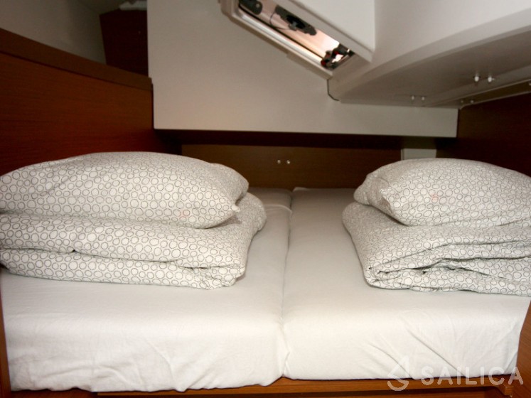 Sun Odyssey 349 - Yacht Charter Sailica