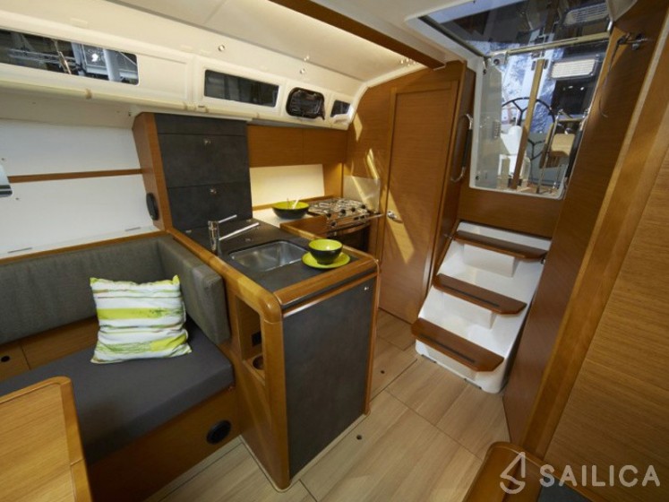 Sun Odyssey 349 - Yacht Charter Sailica