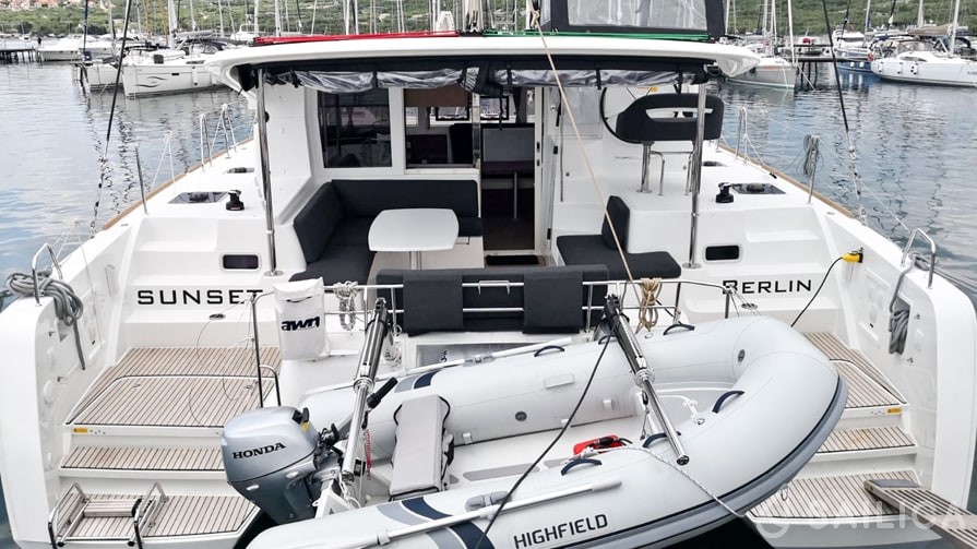 Lagoon 40 - Yacht Charter Sailica