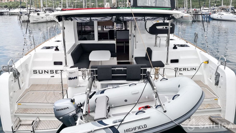 Lagoon 40 - Yacht Charter Sailica