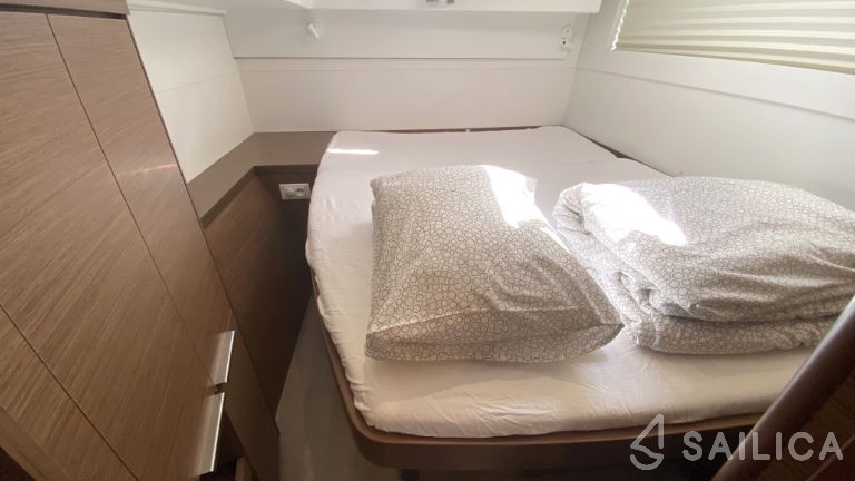 Lagoon 40 - Yacht Charter Sailica