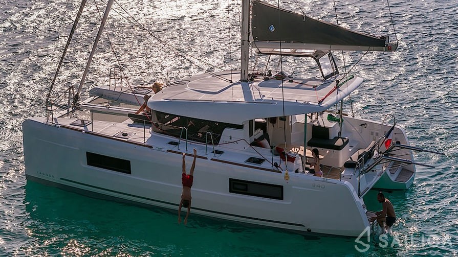 Lagoon 40 - Yacht Charter Sailica