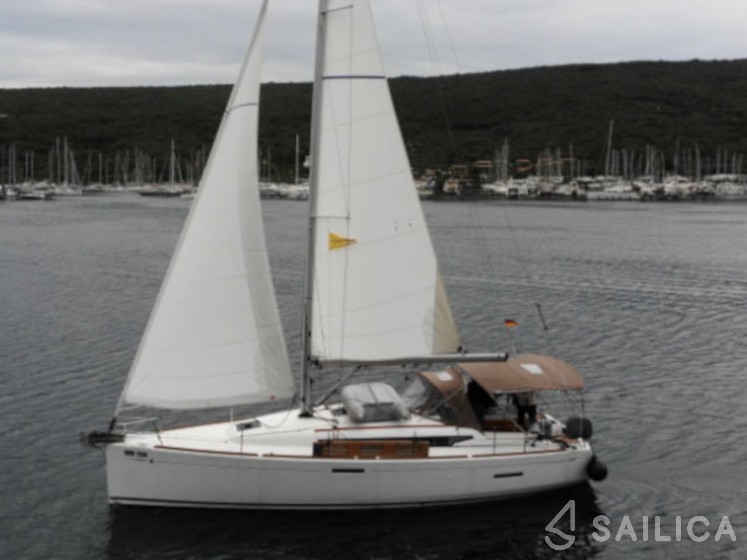 Sun Odyssey 389 - Yacht Charter Sailica