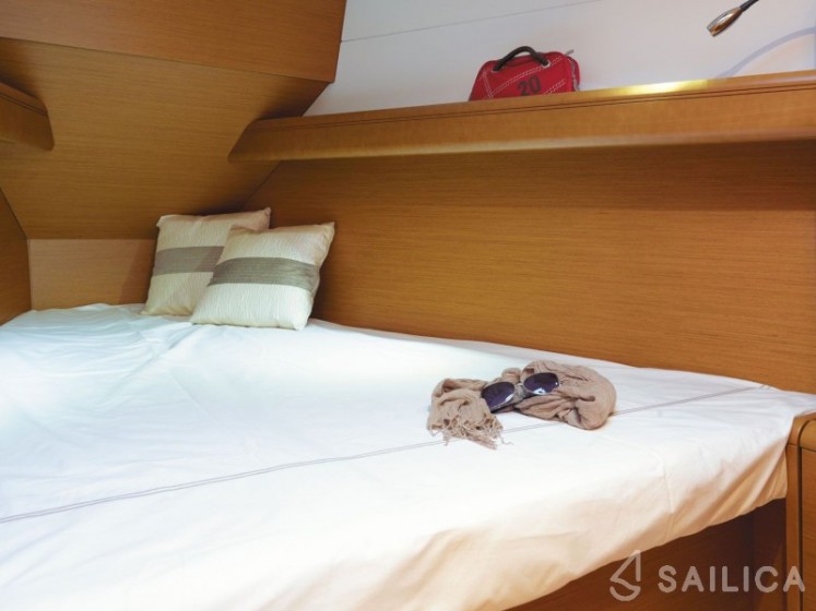 Sun Odyssey 389 - Yacht Charter Sailica