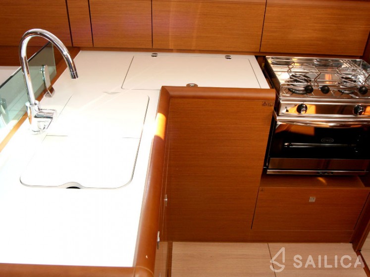 Sun Odyssey 389 - Yacht Charter Sailica