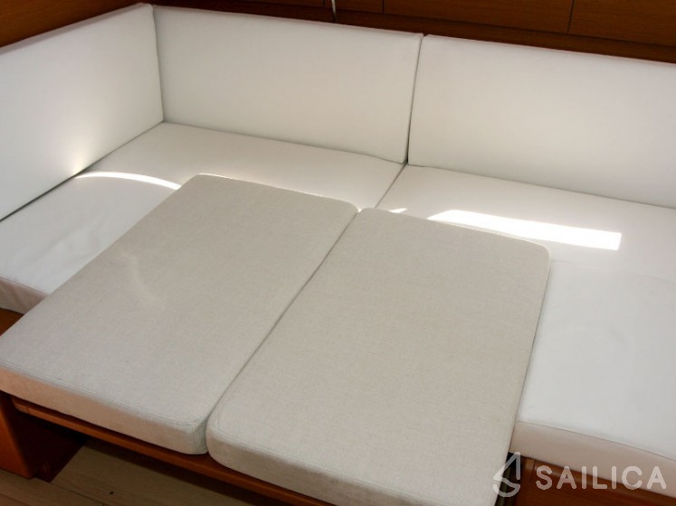 Sun Odyssey 419 - Yacht Charter Sailica