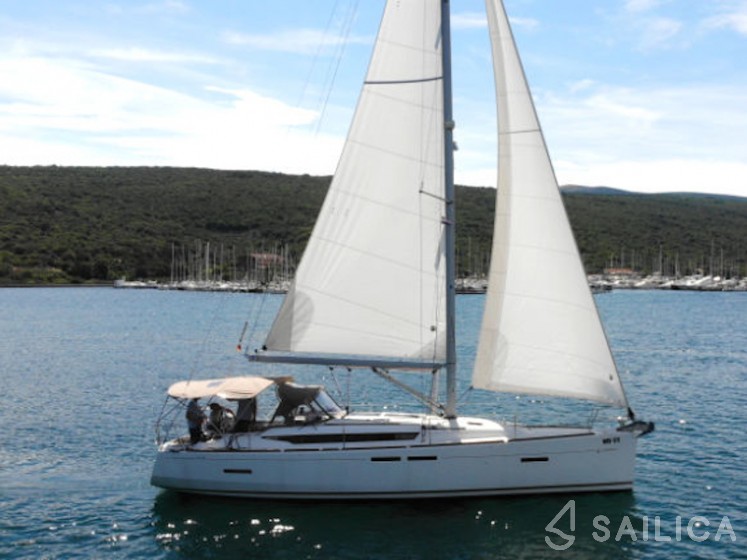 Sun Odyssey 419 - Yacht Charter Sailica