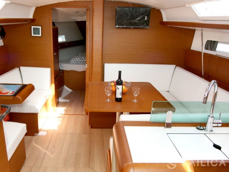 Sun Odyssey 419 - Yacht Charter Sailica