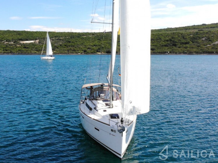 Sun Odyssey 419 - Yacht Charter Sailica