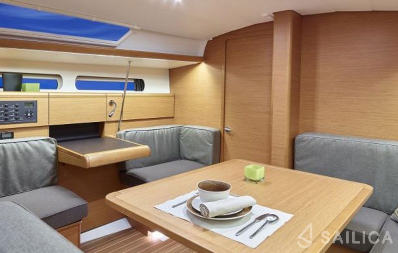Sun Odyssey 419 - Yacht Charter Sailica