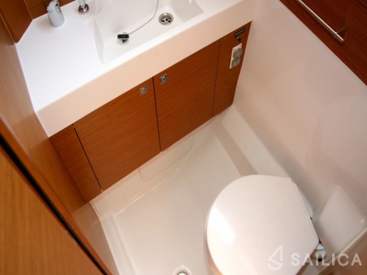 Sun Odyssey 479 - Yacht Charter Sailica