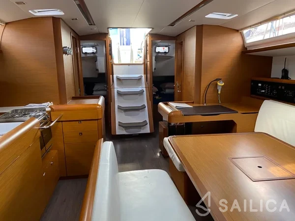Sun Odyssey 519 - Yacht Charter Sailica