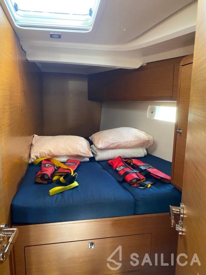 Sun Odyssey 519 - Yacht Charter Sailica