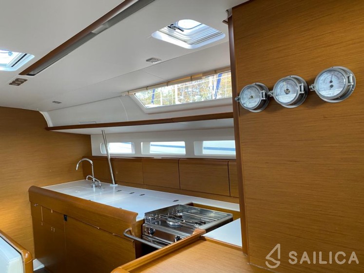 Sun Odyssey 519 - Yacht Charter Sailica
