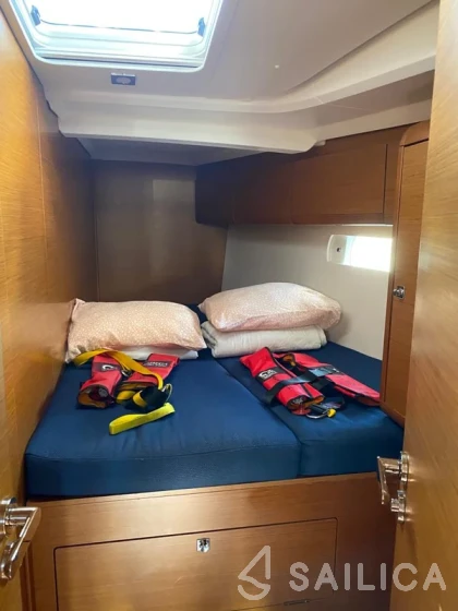 Sun Odyssey 519 - Yacht Charter Sailica