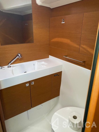 Sun Odyssey 519 - Yacht Charter Sailica