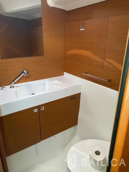 Sun Odyssey 519 - Yacht Charter Sailica