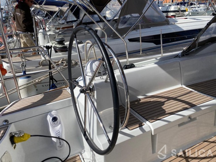 Sun Odyssey 519 - Yacht Charter Sailica