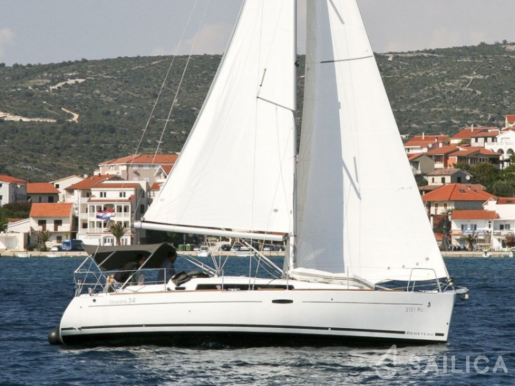 Oceanis 34.2 - Yacht Charter Sailica