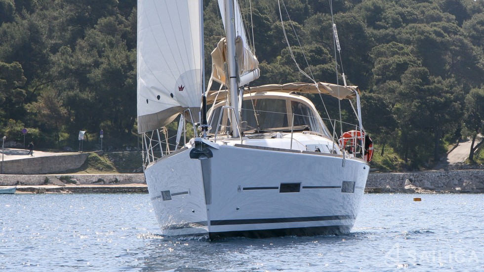 Dufour 382 GL - Yacht Charter Sailica