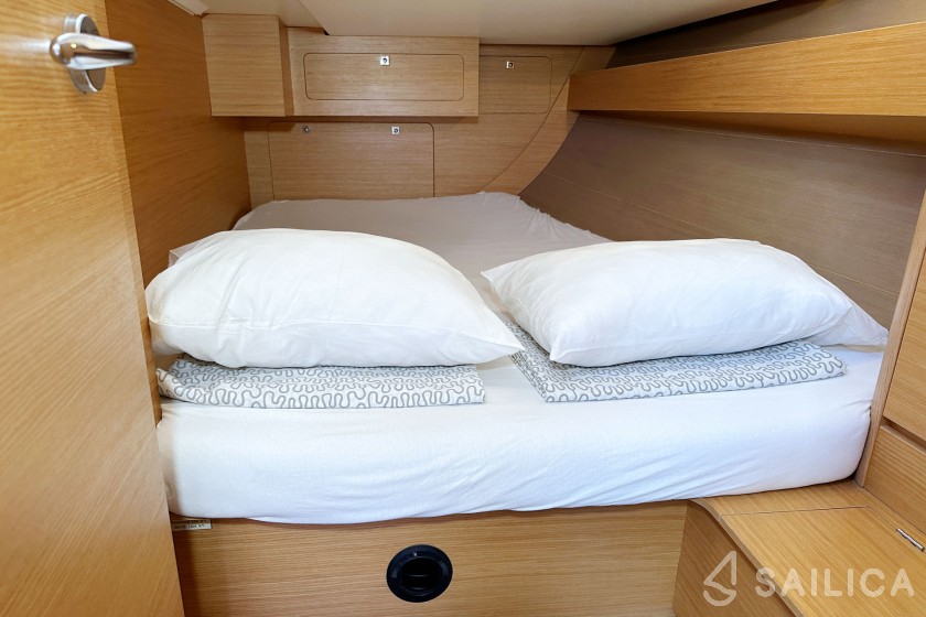 Dufour 382 GL - Yacht Charter Sailica