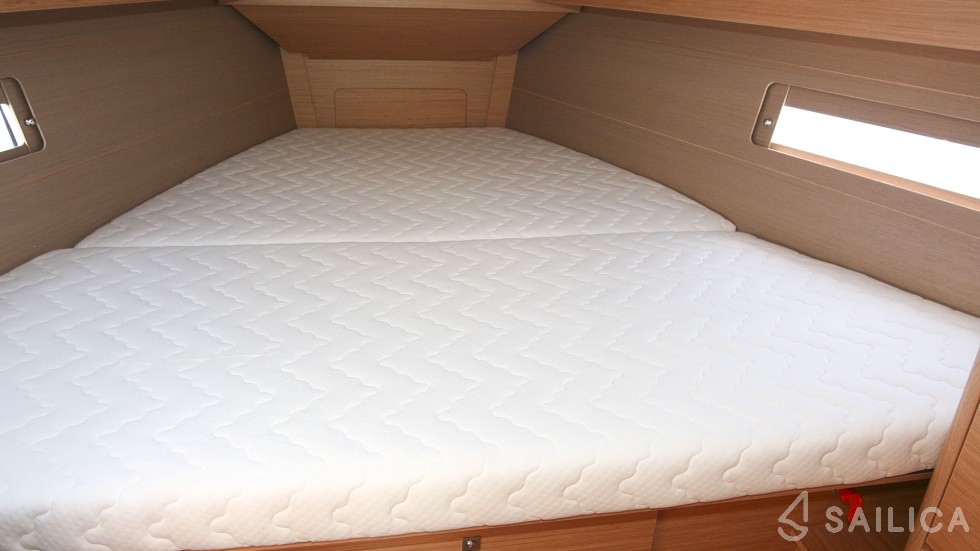 Dufour 382 GL - Yacht Charter Sailica