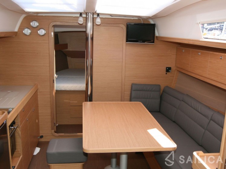 Dufour 382 GL - Yacht Charter Sailica