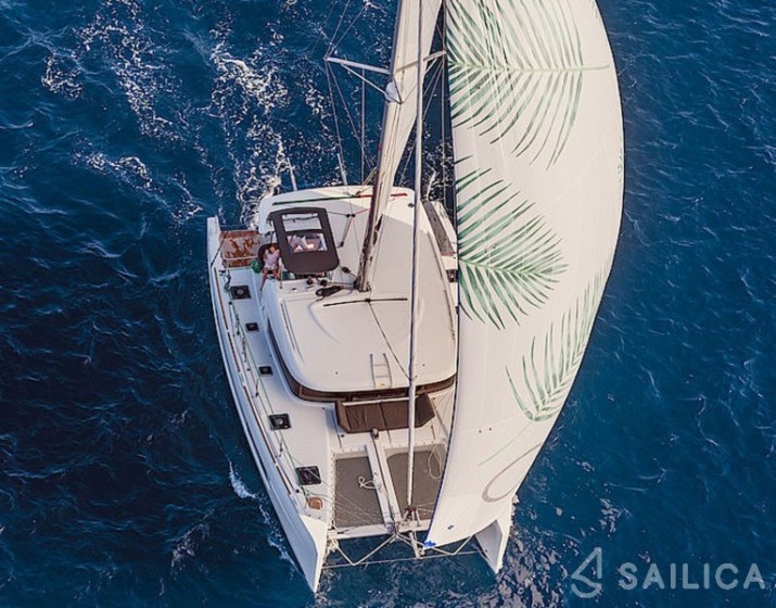 Lagoon 40 - Yacht Charter Sailica