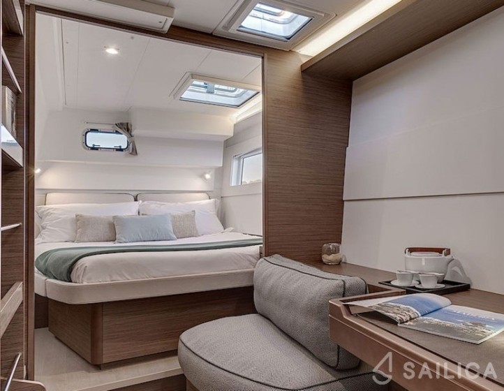 Lagoon 40 - Yacht Charter Sailica