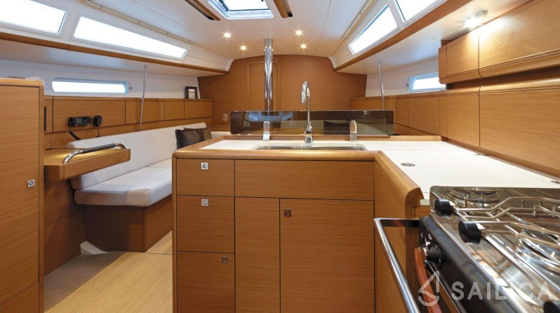 Sun Odyssey 389 - Yacht Charter Sailica