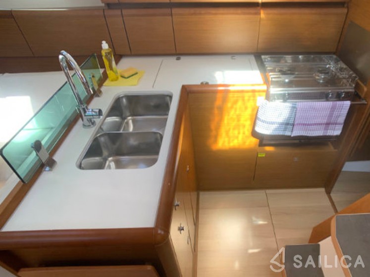 Sun Odyssey 389 - Yacht Charter Sailica