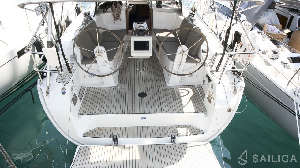 Bavaria 41 Cruiser - Yacht Charter Sailica